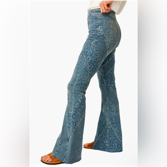 New Free People We The Free Mermaid Mid- Rise Flare Jeans in Low Tide - Picture 5 of 14